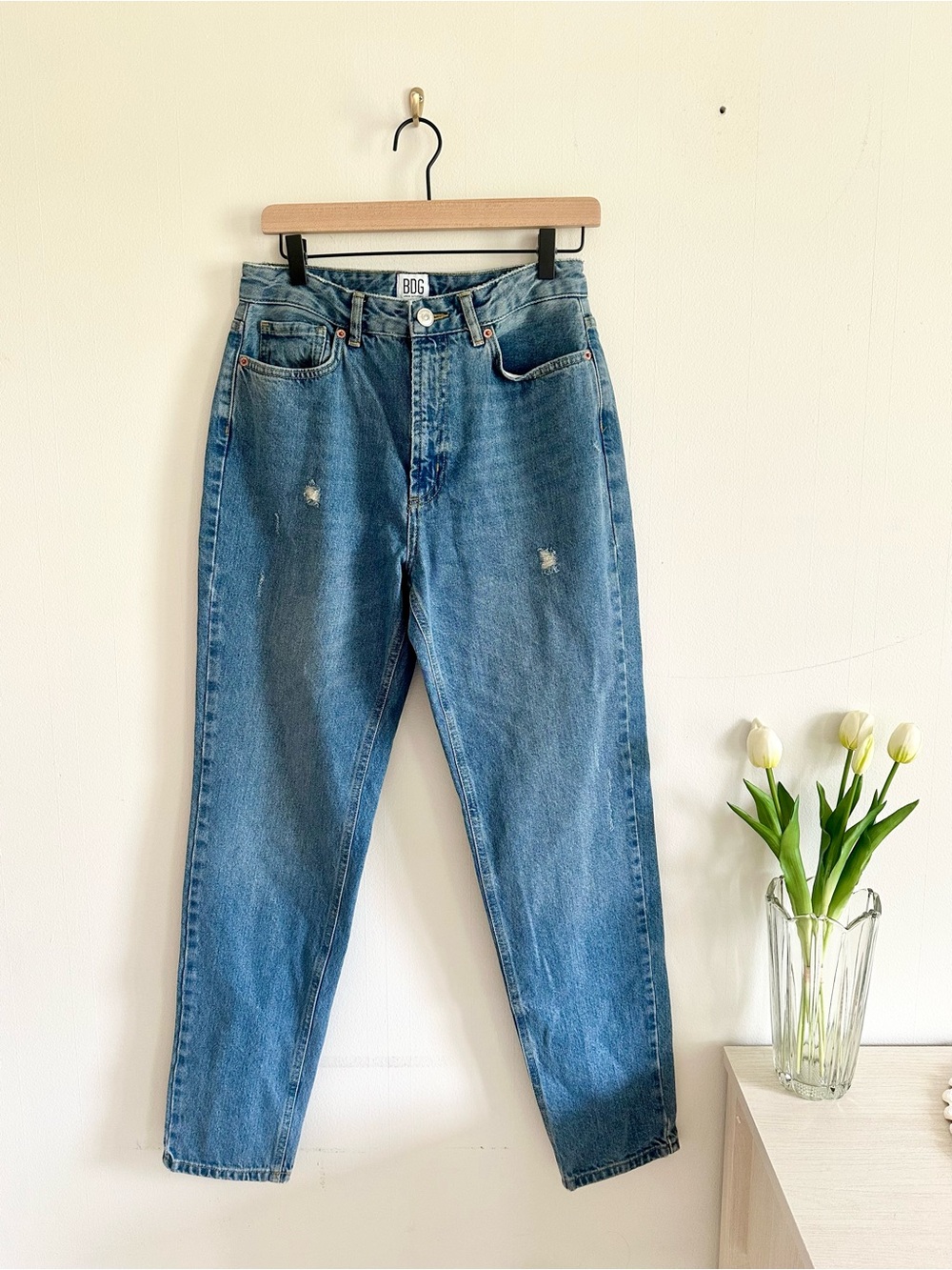 BDG Urban Outfitters Mom Jeans Women’s 28 High Rise Distressed Denim